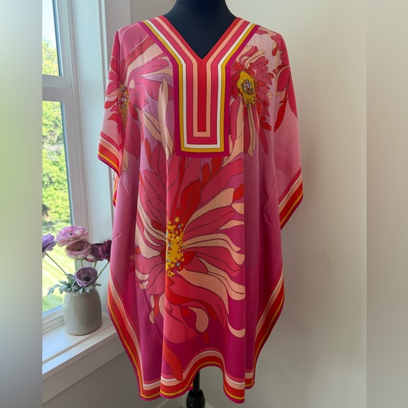 NWOT Trina Turk Theodora 100% Silk Floral Caftan Dress Size XS/S Beach Bright - Picture 1 of 16